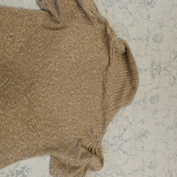 Bcbg max azria sweater size medium - Picture 4 of 5